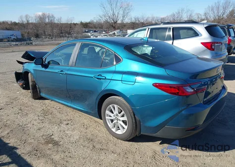 2025 Toyota Camry Le из США, поврежденный, VIN 4T1DAACK1SU167363